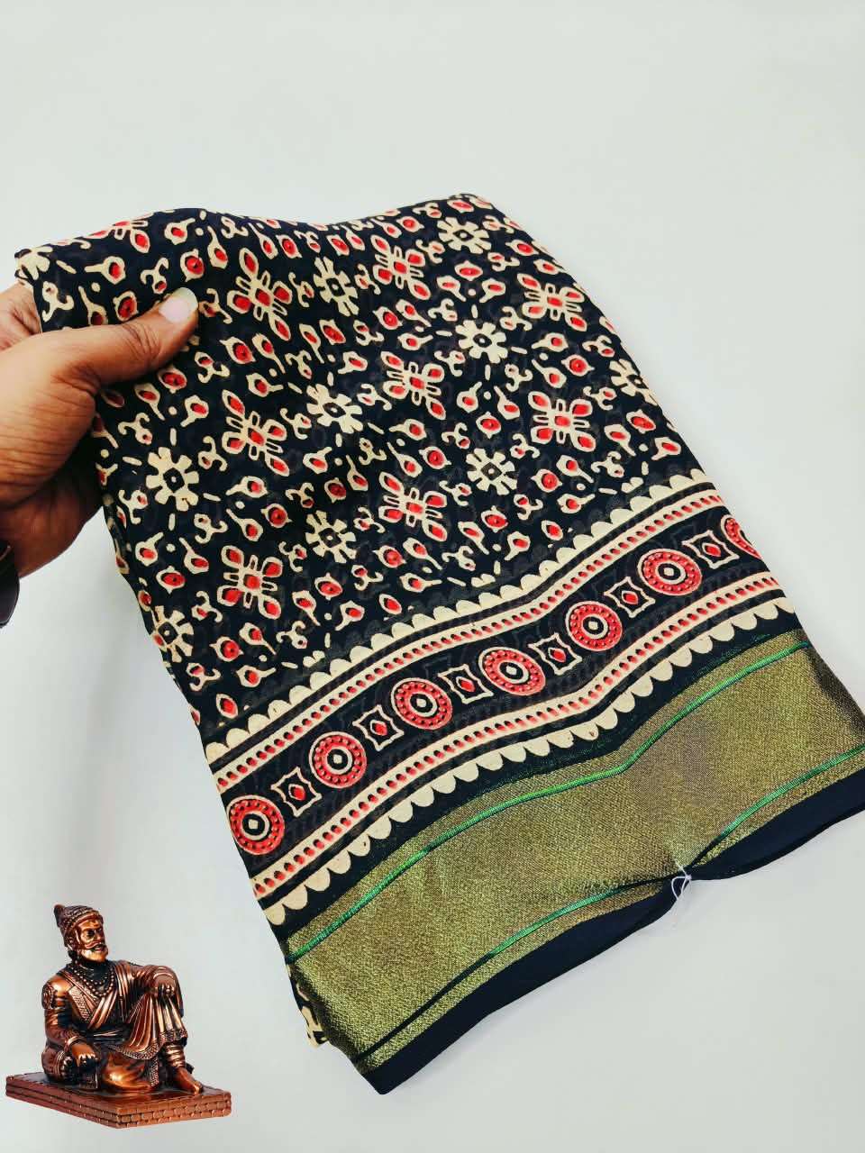 KALINI CATALOGUE SIMPLE YET ELEGANT PURE DOLL MOSS FABRIC SAREE WHOLRSALE IN SURATKALINI CATALOGUE SIMPLE YET ELEGANT PURE DOLL MOSS FABRIC SAREE WHOLRSALE IN SURAT